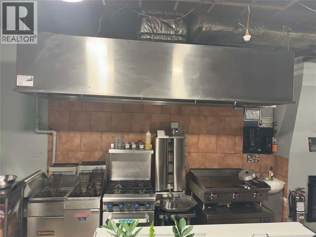 Windsor — Windsor - Photo 2 of 5