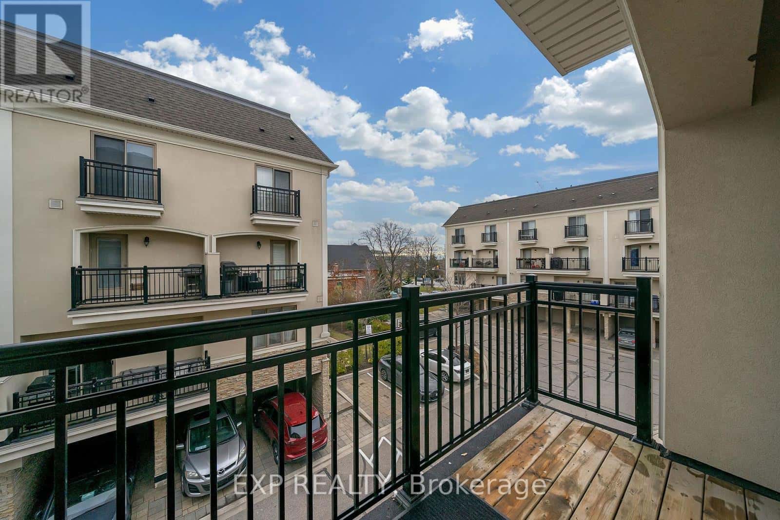 18 - 3077 CAWTHRA ROAD — Mississauga (Applewood), Ontario - Photo 5 of 17