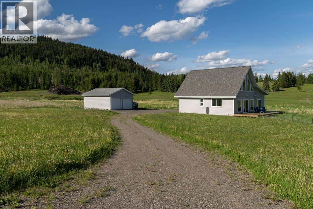 3963 CANIMVIEW DRIVE — 100 Mile House, British Columbia - Photo 2 of 40