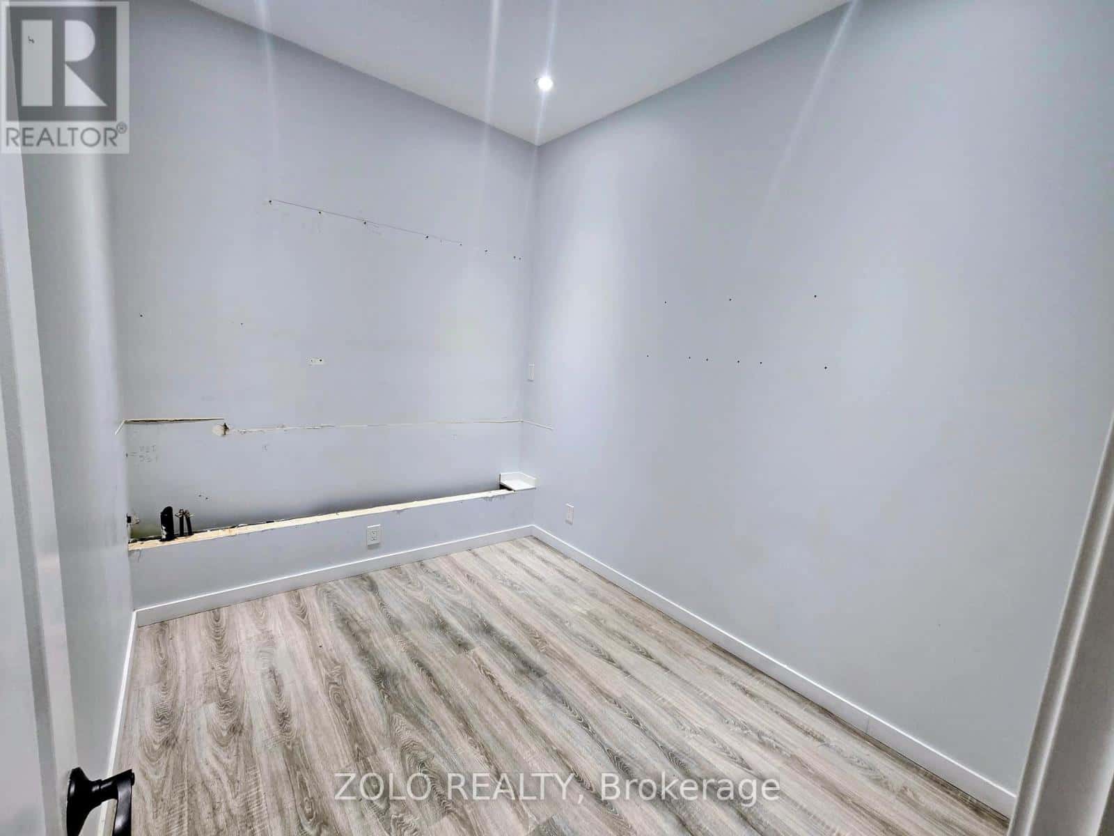 #A - 371 OAKWOOD AVENUE — Toronto (Oakwood Village), Ontario - Photo 4 of 10