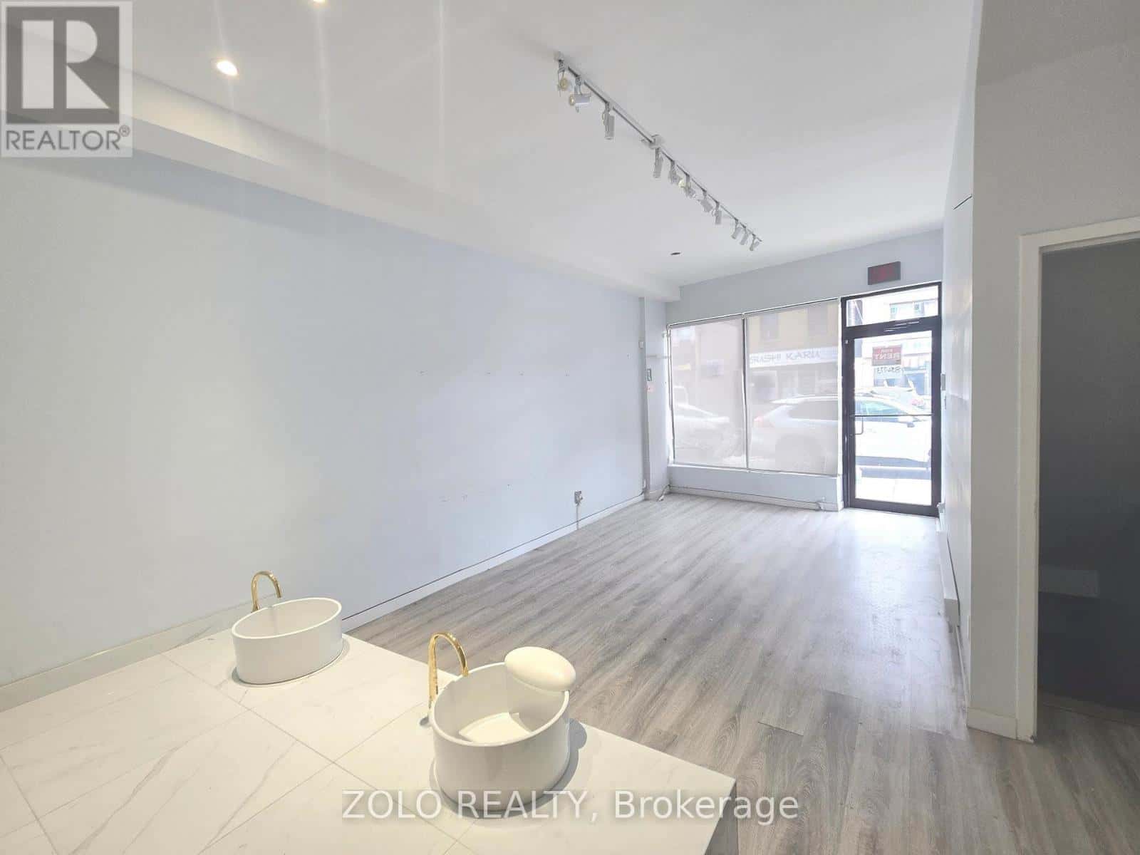 #A - 371 OAKWOOD AVENUE