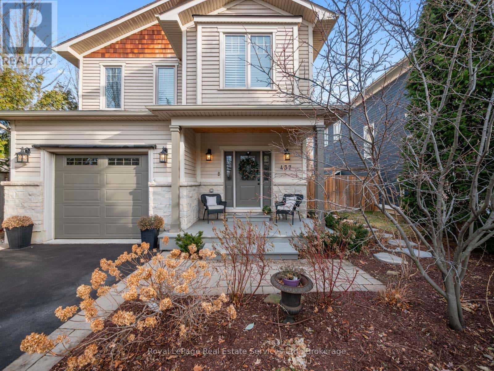 437 INGLEHART STREET N — Oakville (OO Old Oakville), Ontario - Photo 3 of 50