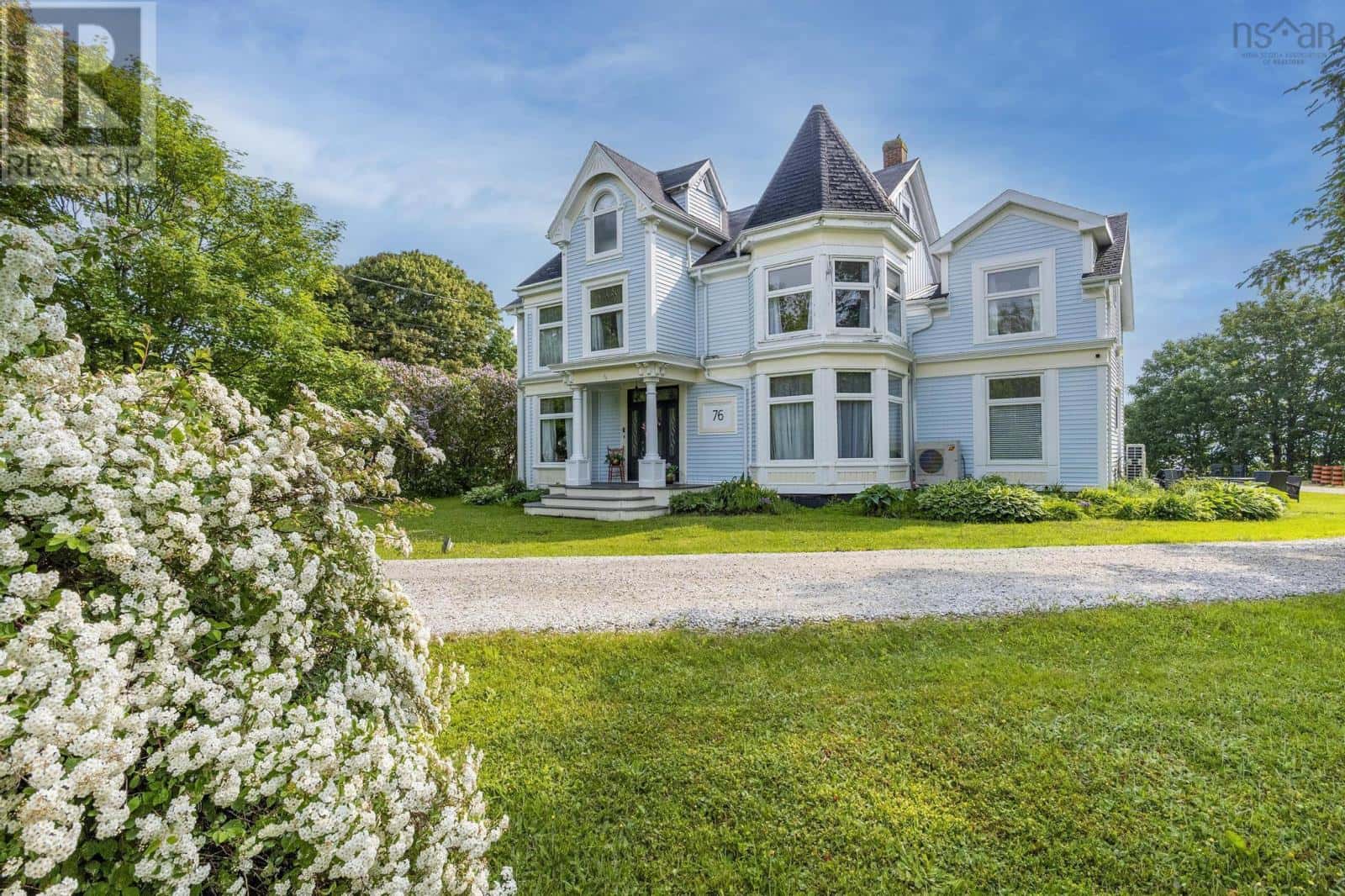 76 Montague Row — Digby, Nova Scotia - Photo 2 of 50