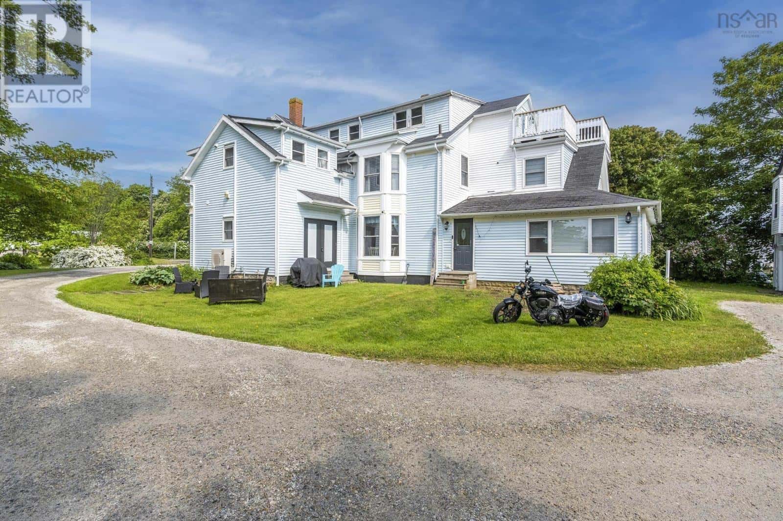 76 Montague Row — Digby, Nova Scotia - Photo 3 of 50