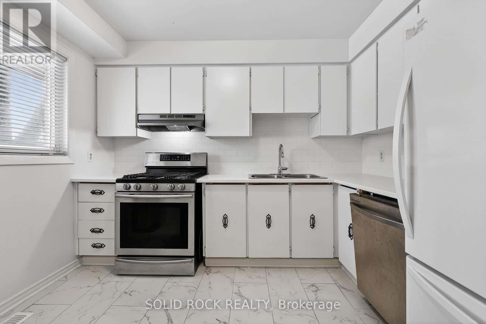 Ottawa — Ottawa - Photo 5 of 33