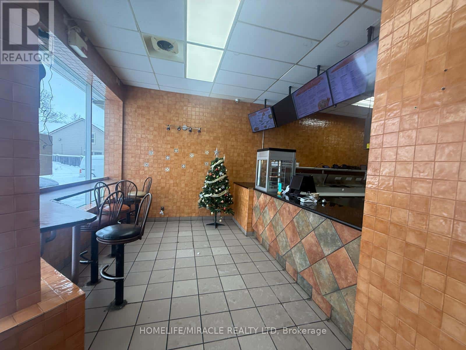 8 - 7 ANNE STREET S — Barrie (Queen's Park) - Photo 3 of 20