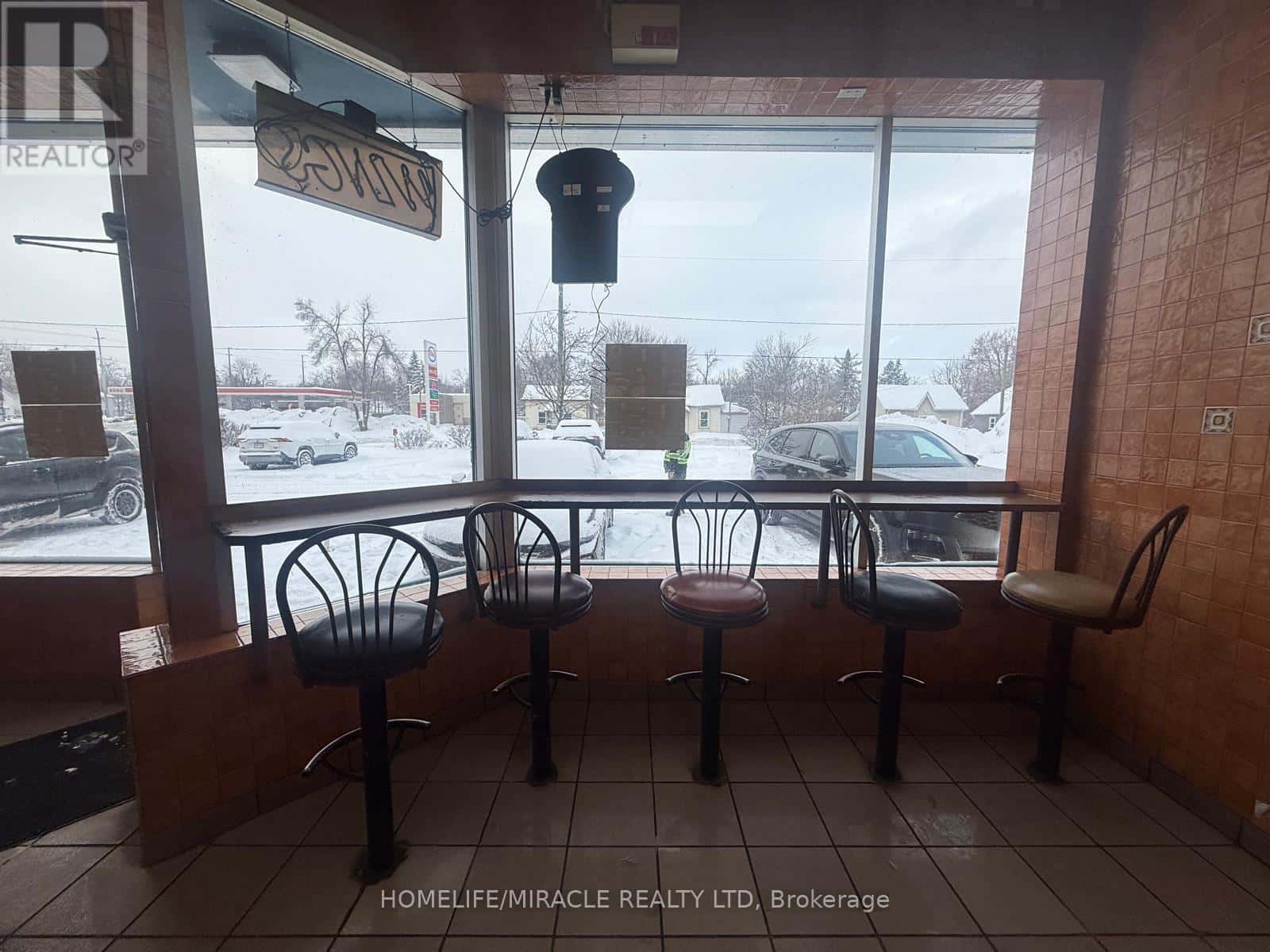 8 - 7 ANNE STREET S — Barrie (Queen's Park) - Photo 5 of 20