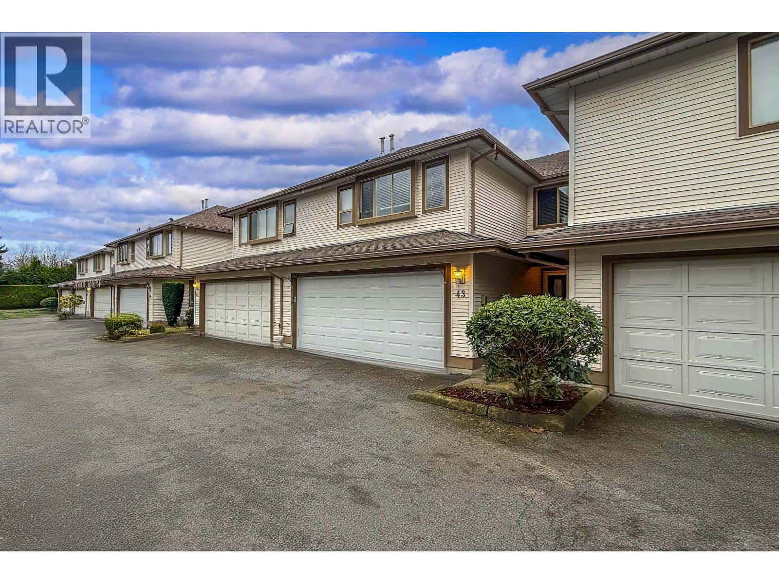 43 22280 124 AVENUE — Maple Ridge, British Columbia - Photo 2 of 29