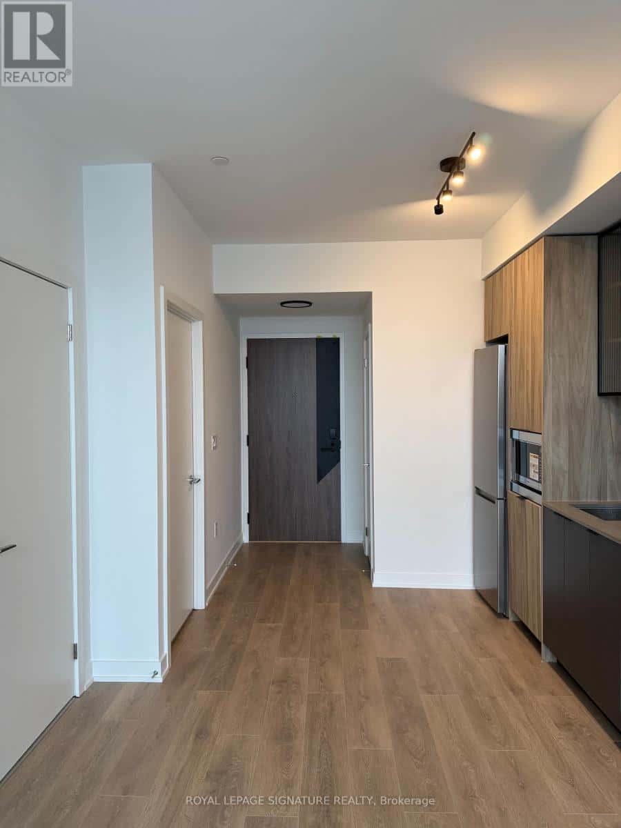 Toronto (Islington-City Centre West) — Toronto (Islington-City Centre West) - Photo 3 of 9