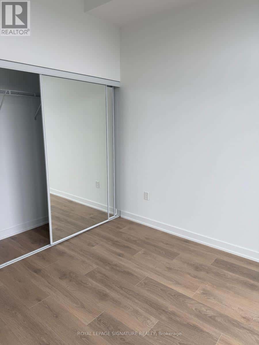 Toronto (Islington-City Centre West) — Toronto (Islington-City Centre West) - Photo 5 of 9