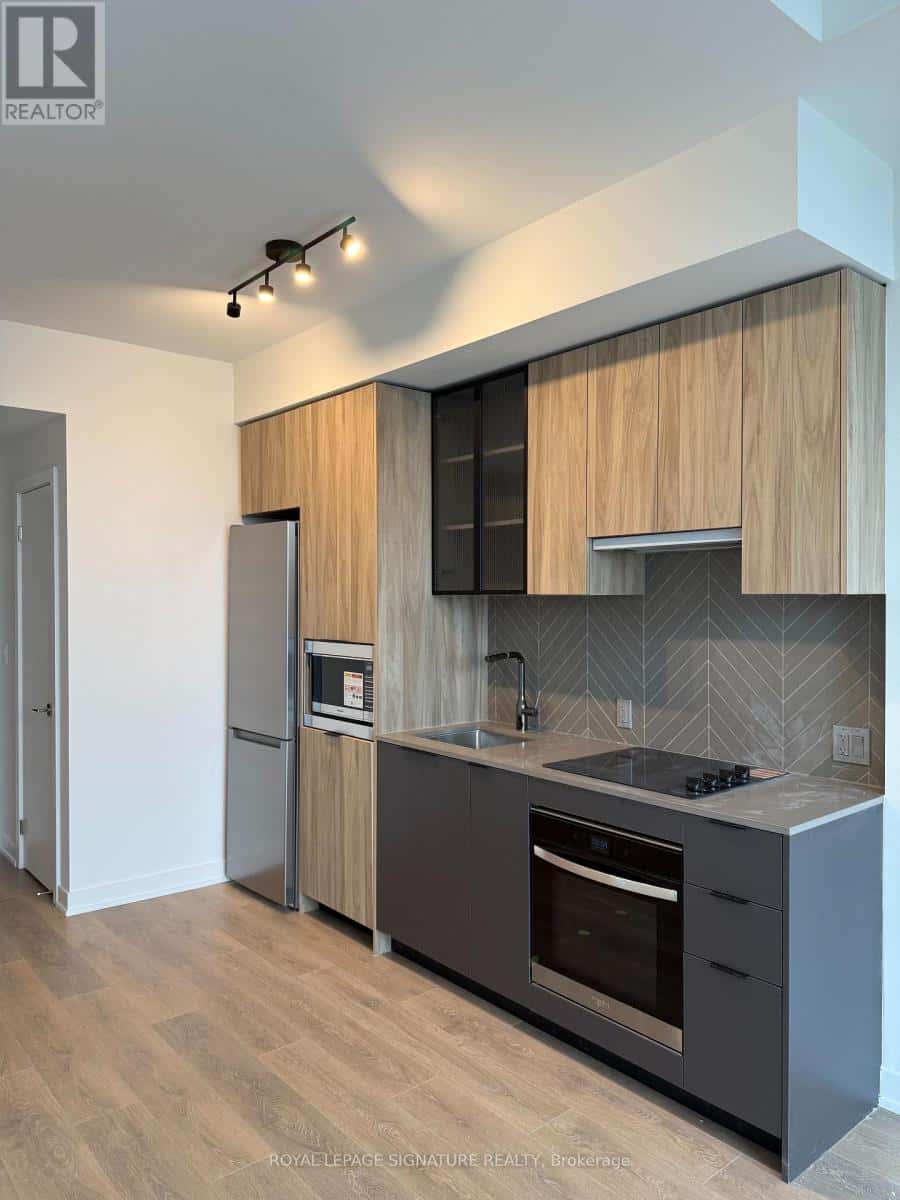 Toronto (Islington-City Centre West) — Toronto (Islington-City Centre West) - Photo 4 of 9