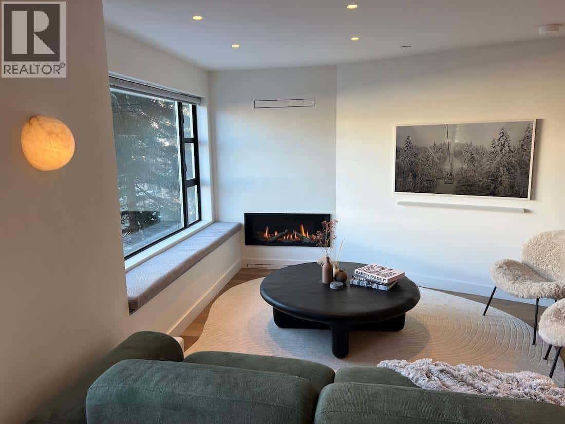 215 4360 LORIMER ROAD — Whistler, British Columbia - Photo 4 of 25