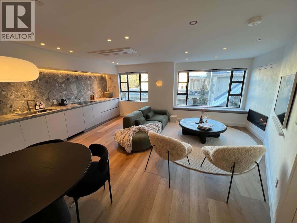 215 4360 LORIMER ROAD — Whistler, British Columbia - Photo 3 of 25