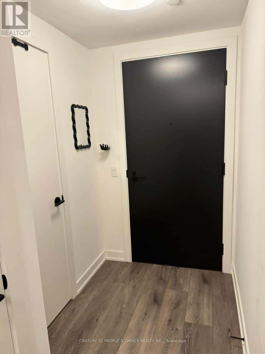 517S - 127 BROADWAY AVENUE — Toronto (Mount Pleasant West) - Photo 2 of 17