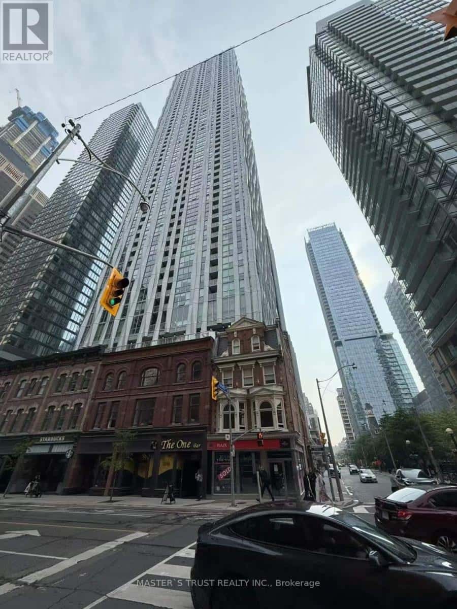 Toronto (Annex) — Toronto (Annex) - Photo 4 of 10