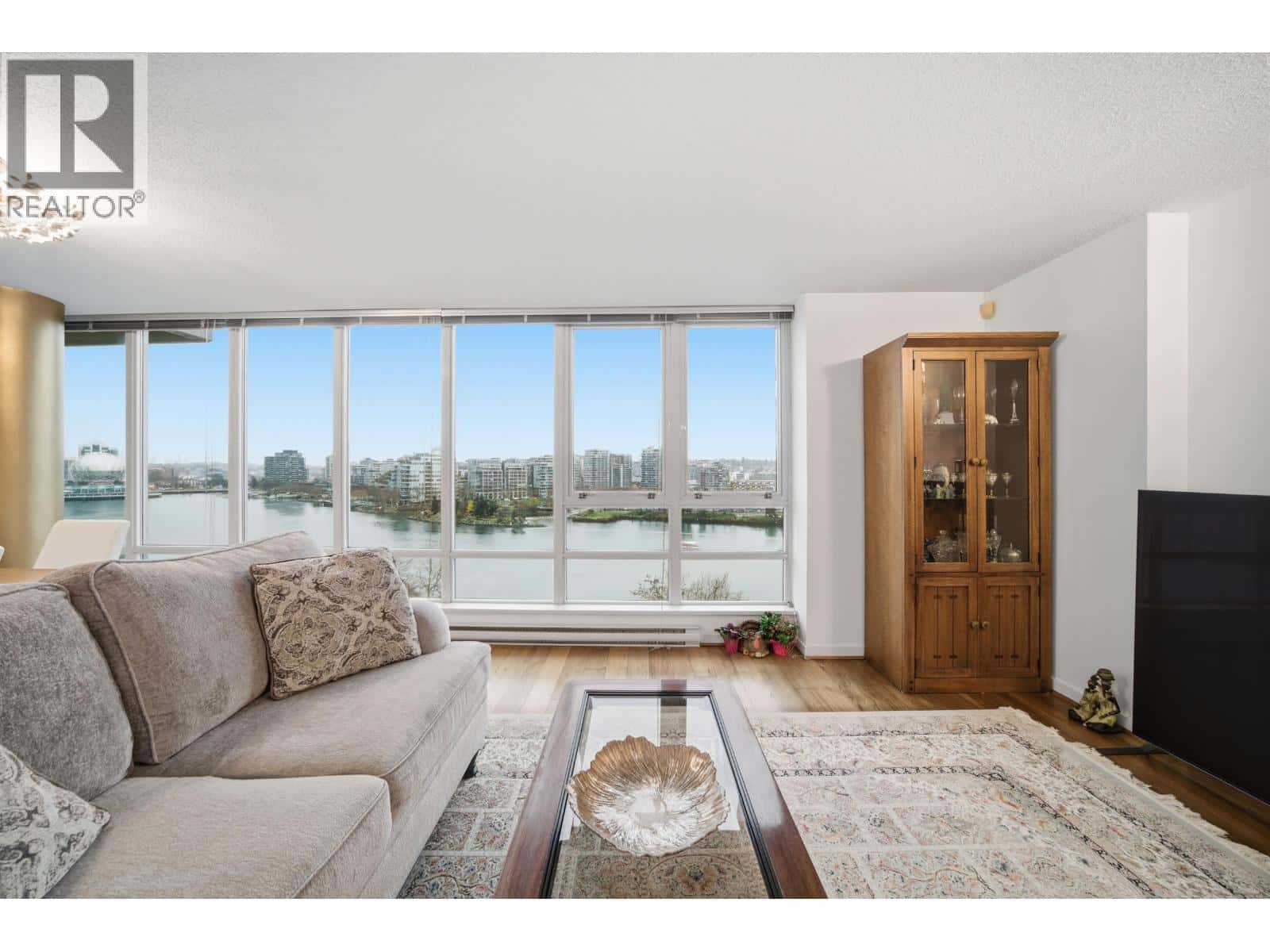 1106 980 COOPERAGE WAY — Vancouver, British Columbia - Photo 4 of 36