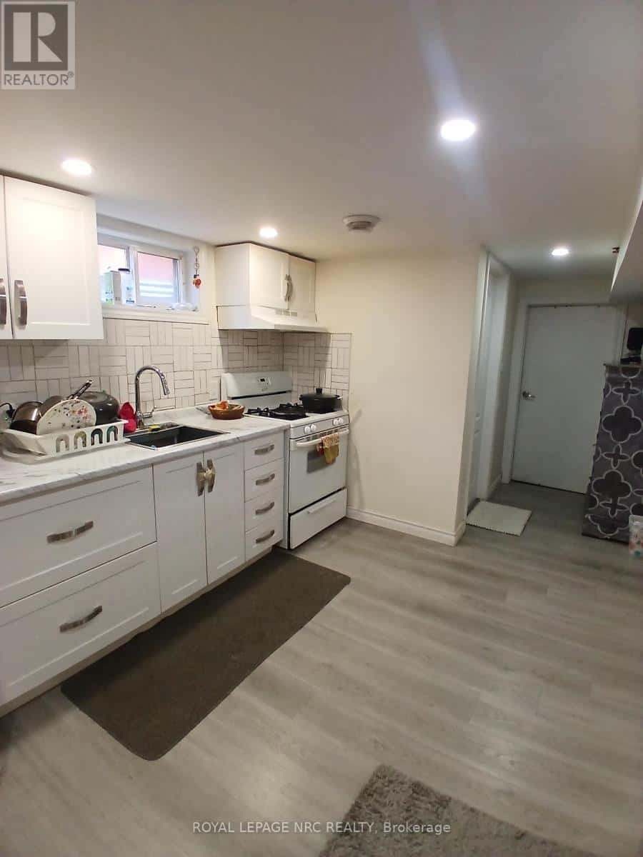 LOWER UNIT - 6560 LEEMING STREET — Niagara Falls (Hospital) - Photo 4 of 12