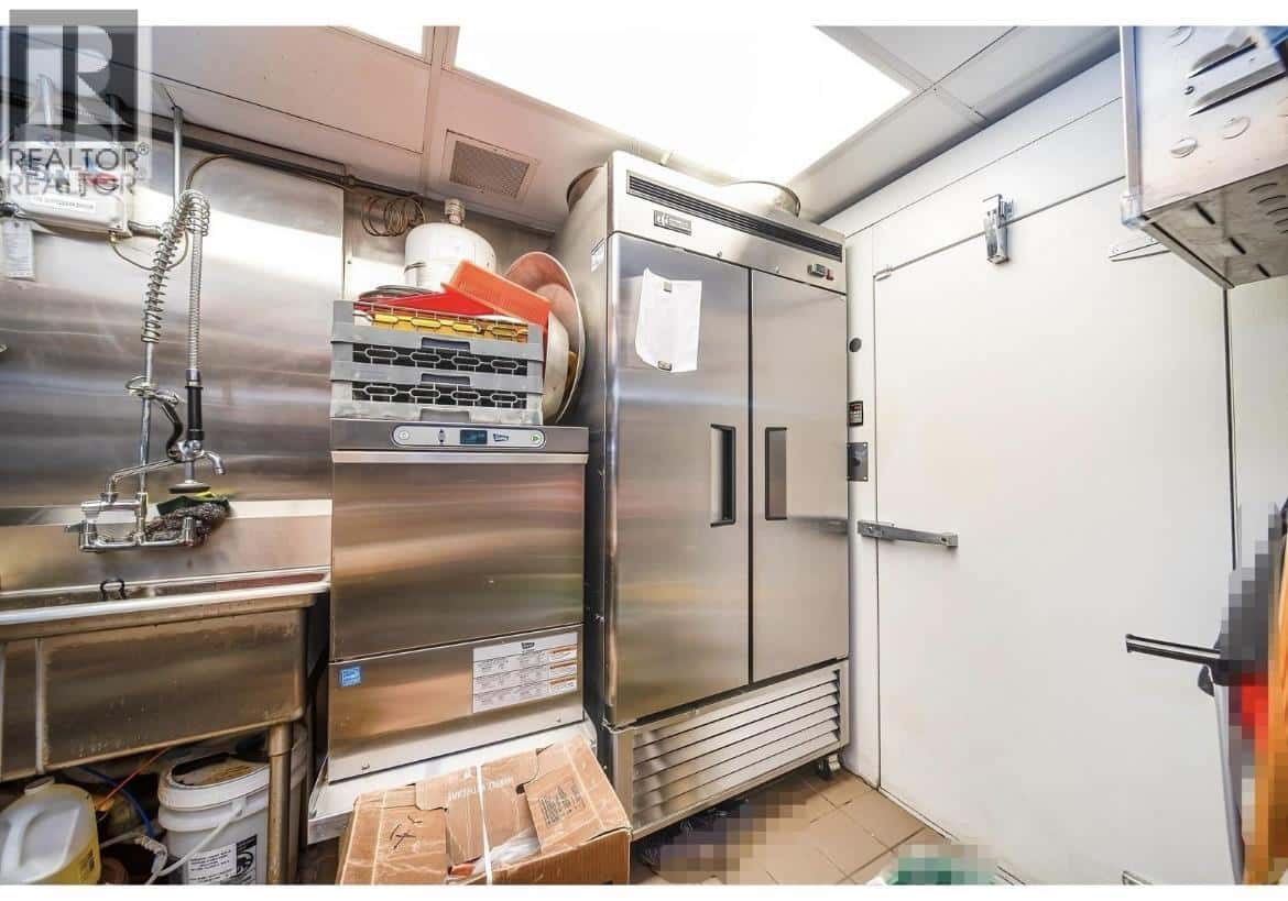 Vancouver — Vancouver - Photo 5 of 9