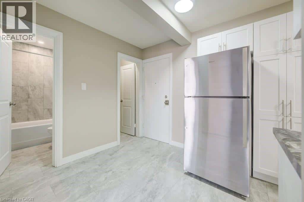 Cambridge — Cambridge - Photo 5 of 23