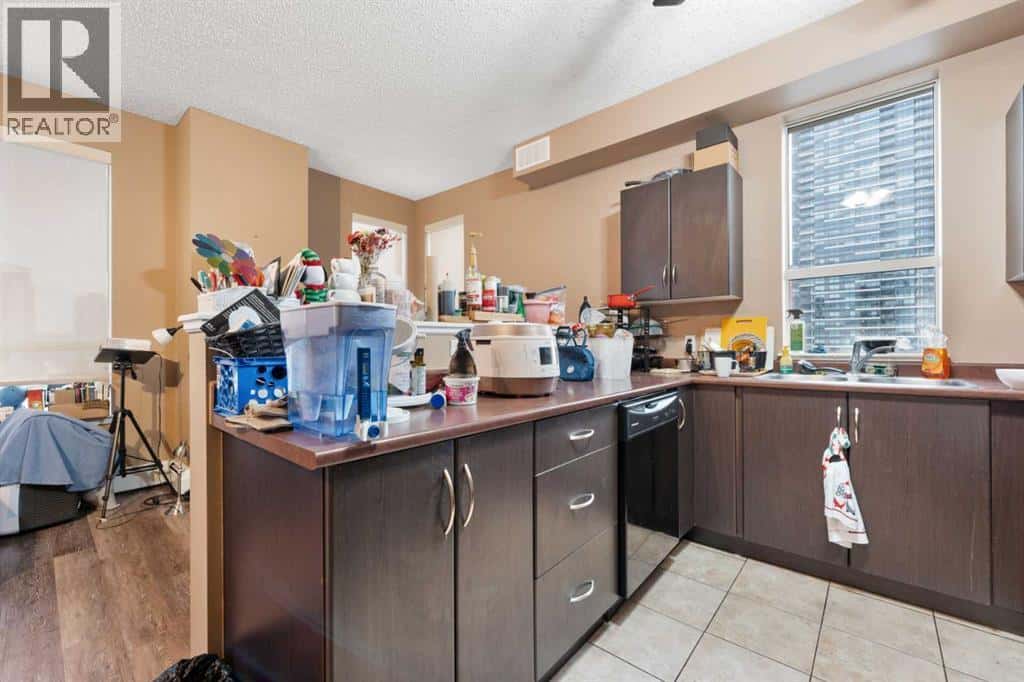 Calgary — Calgary - Photo 2 of 20