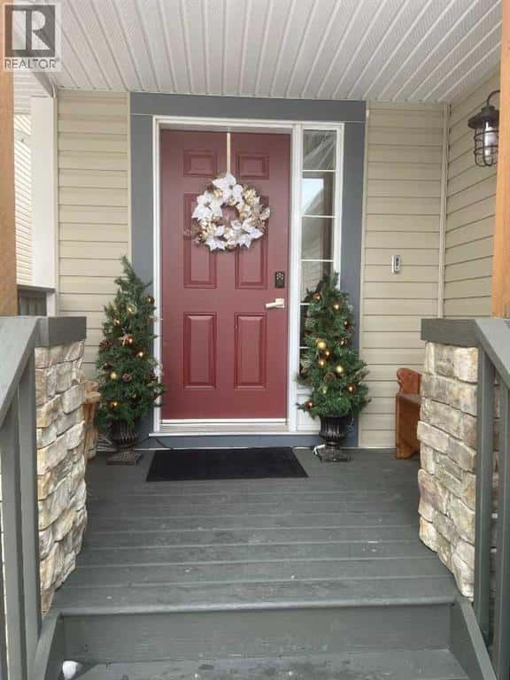 2117 Reunion Boulevard NW — Airdrie, Alberta - Photo 2 of 28