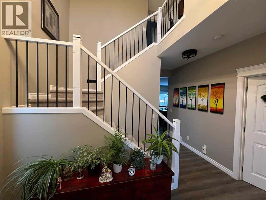 2117 Reunion Boulevard NW — Airdrie, Alberta - Photo 5 of 28