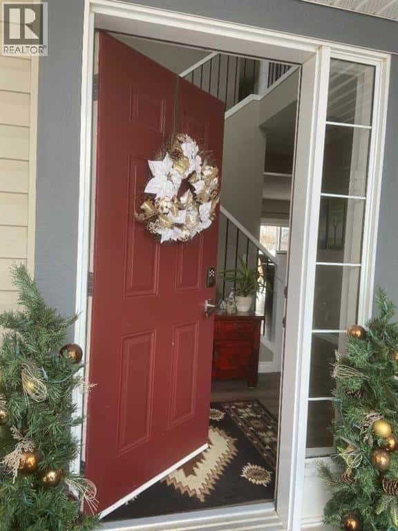 2117 Reunion Boulevard NW — Airdrie, Alberta - Photo 3 of 28