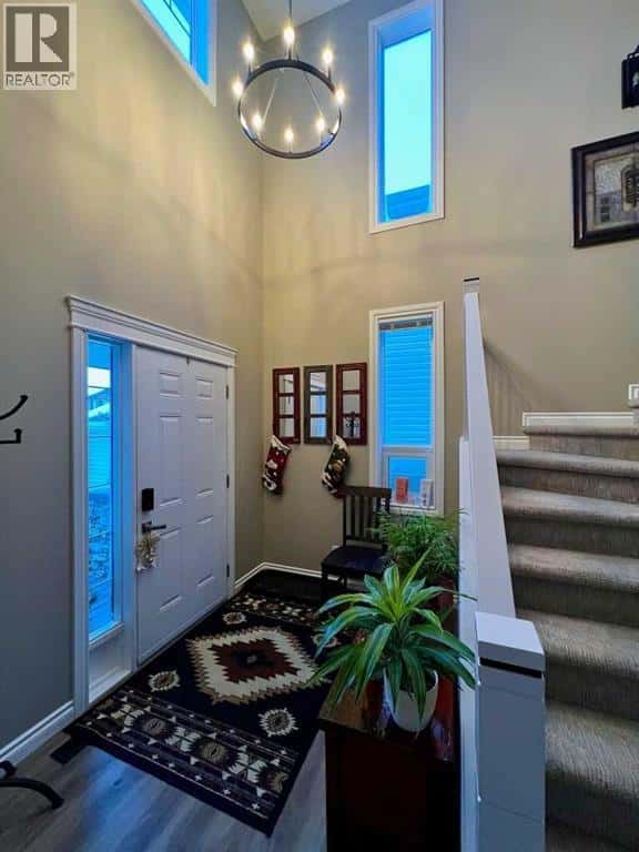 2117 Reunion Boulevard NW — Airdrie, Alberta - Photo 4 of 28