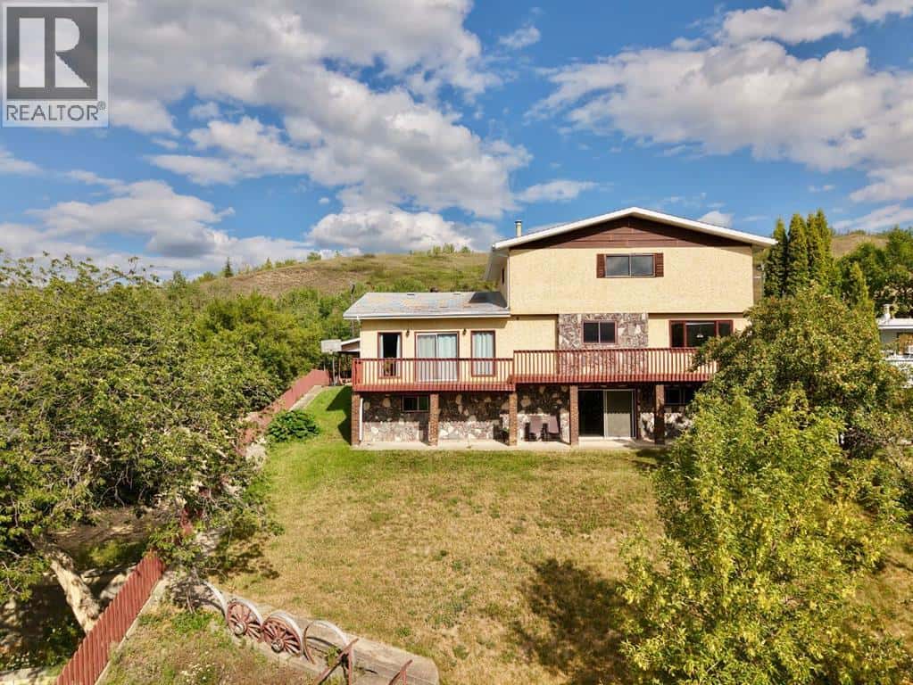 10839 103 Street — Peace River, Alberta - Photo 2 of 49