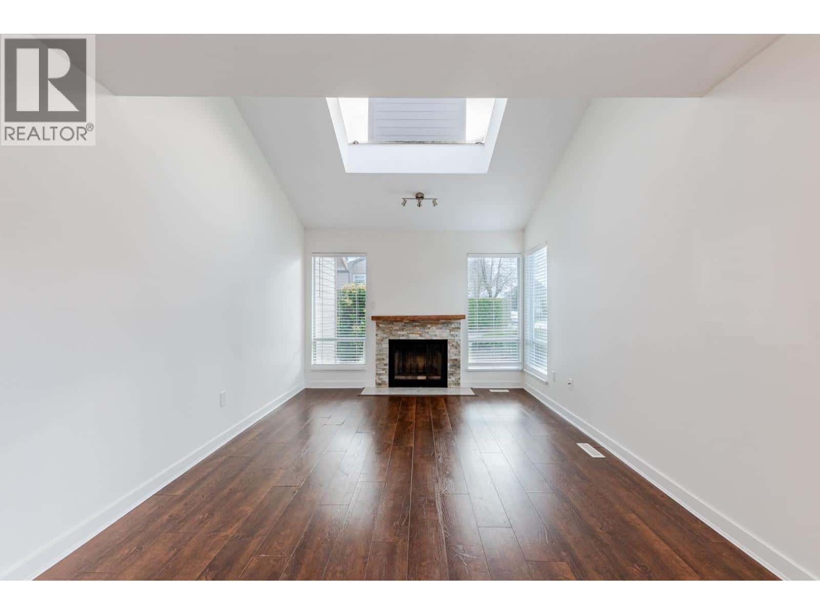 8008 ASH STREET — Richmond, British Columbia - Photo 3 of 40