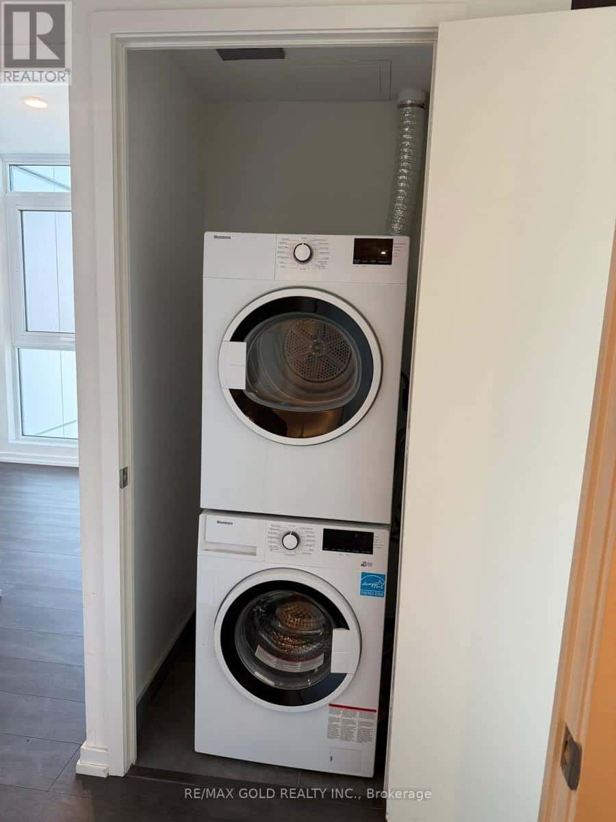 Vaughan (Concord) — Vaughan (Concord) - Photo 4 of 19