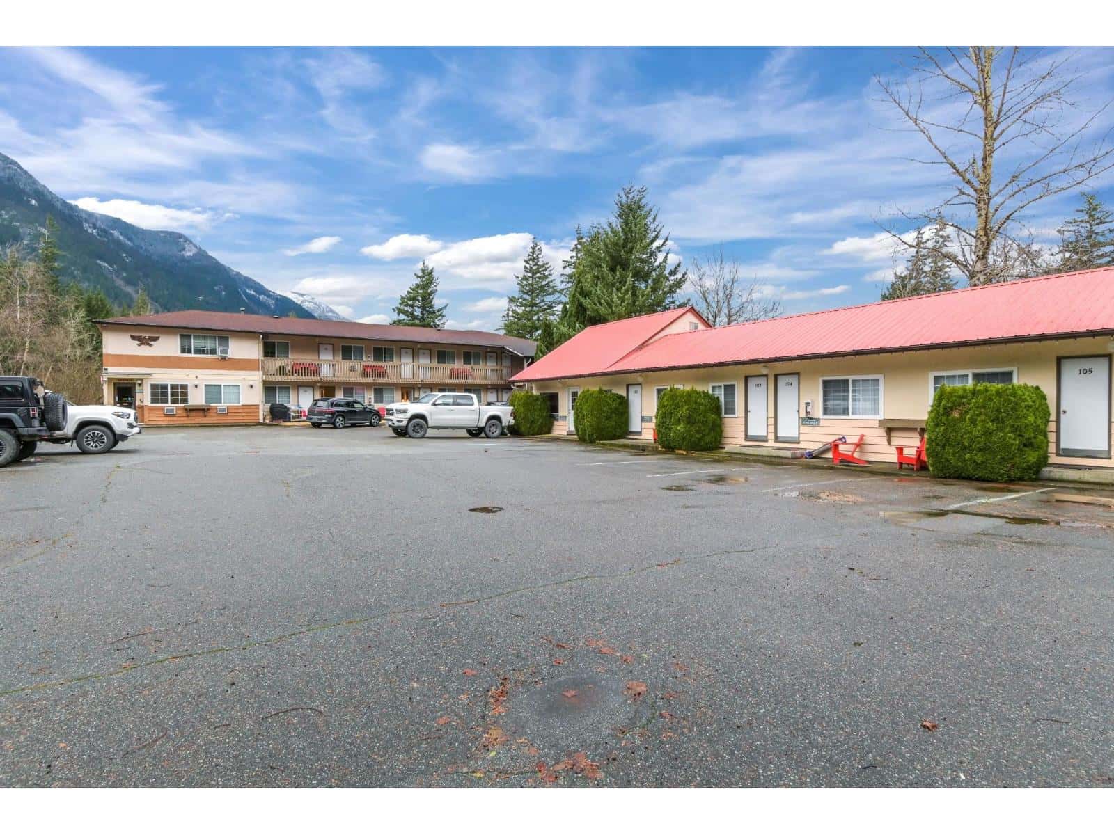 477 FRASER AVENUE, Hope — Hope - Photo 4 of 36