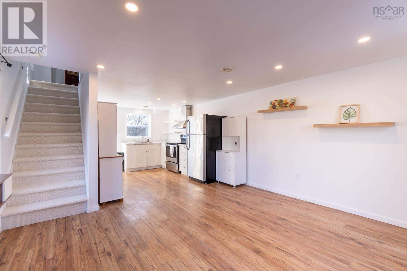 180 Chester Avenue — Kentville, Nova Scotia - Photo 4 of 39