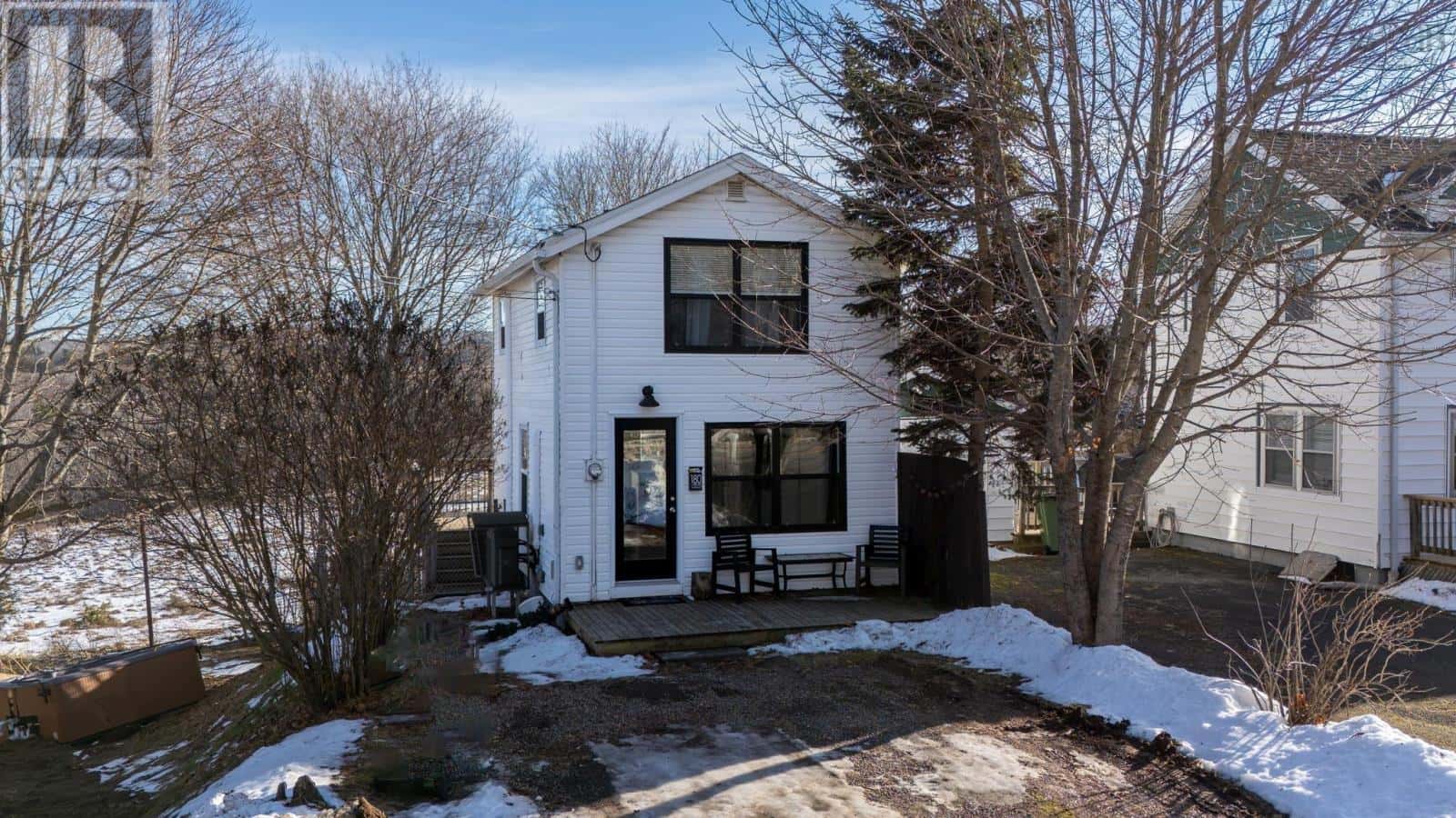 180 Chester Avenue — Kentville, Nova Scotia - Photo 3 of 39