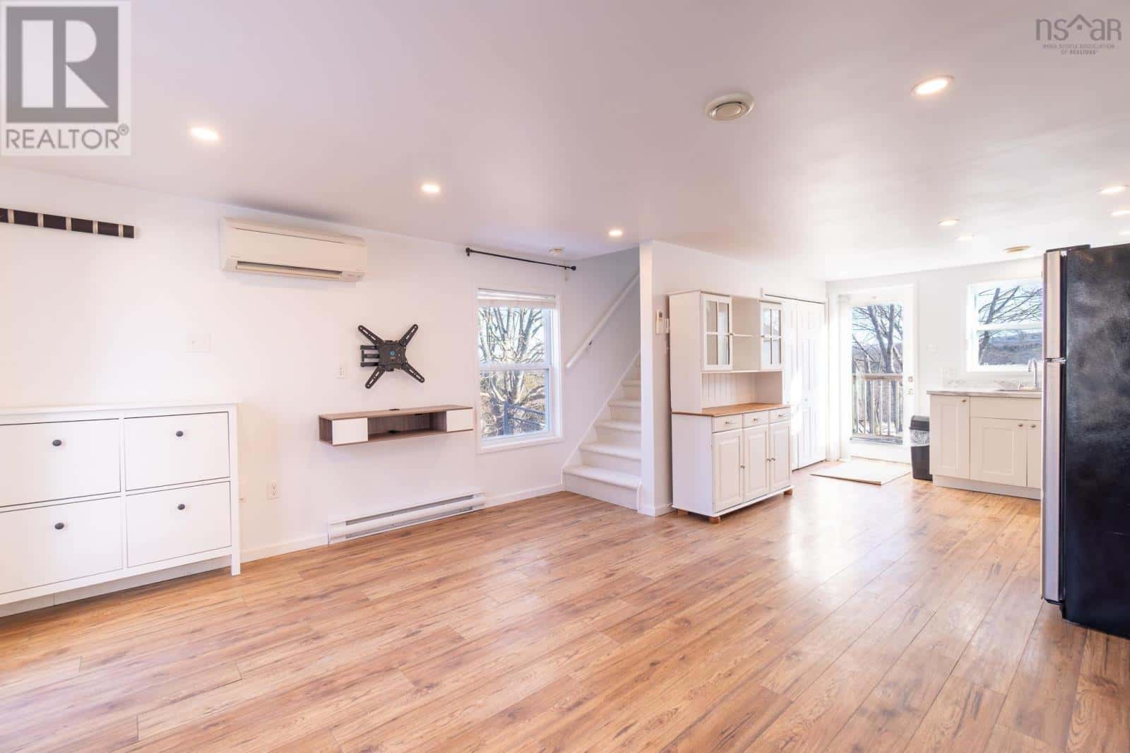 180 Chester Avenue — Kentville, Nova Scotia - Photo 5 of 39