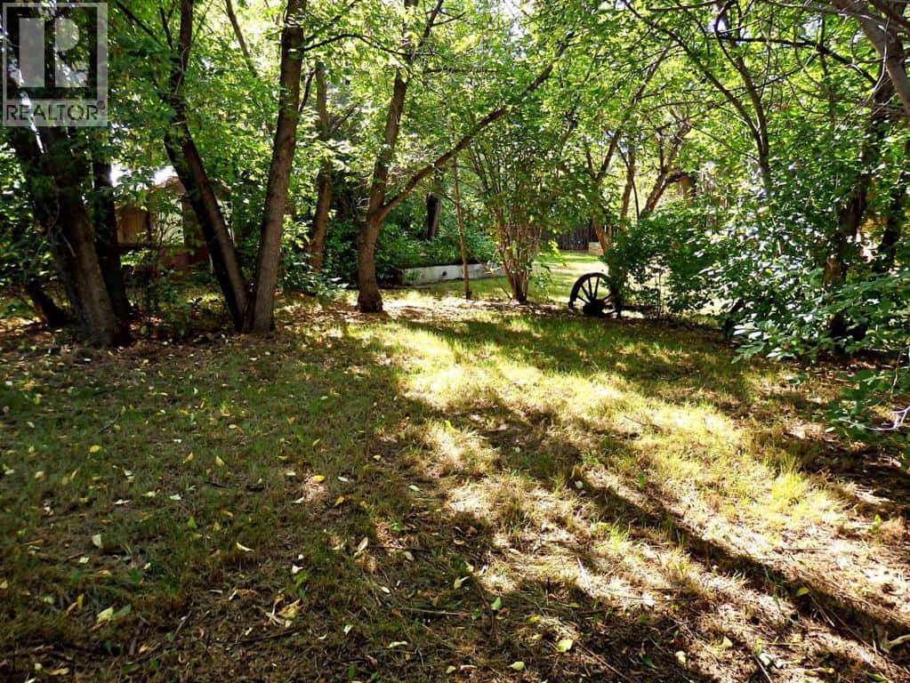 4324 Airport Crescent — Vermilion, Alberta - Photo 2 of 48