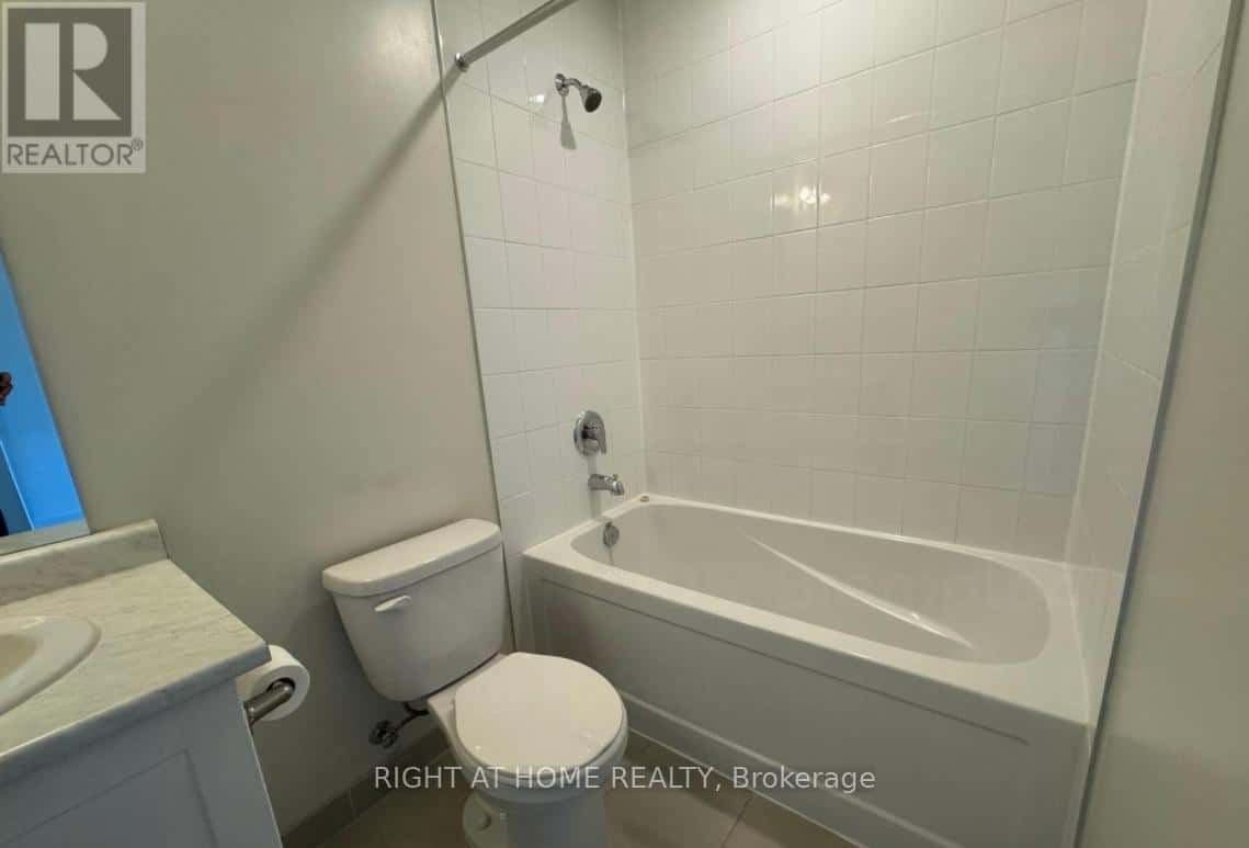 105 - 58 SKY HARBOUR DRIVE — Brampton (Bram West), Ontario - Photo 4 of 32