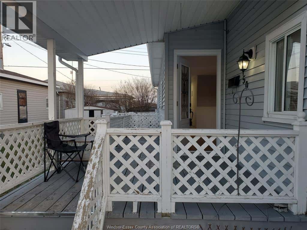 Lakeshore — Lakeshore - Photo 3 of 33