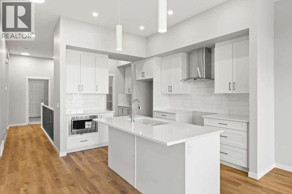 108 Monterey Bay SE — High River, Alberta - Photo 3 of 50