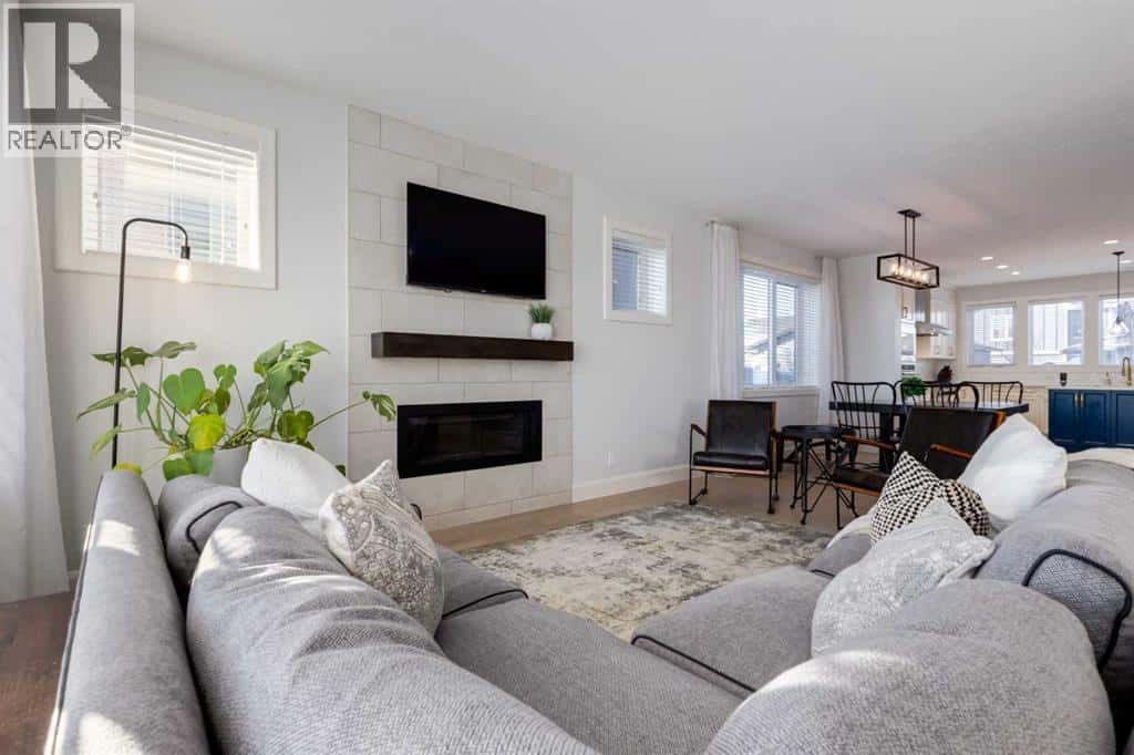 37 Cattail Run — Rural Rocky View County, Alberta - Photo 3 of 49