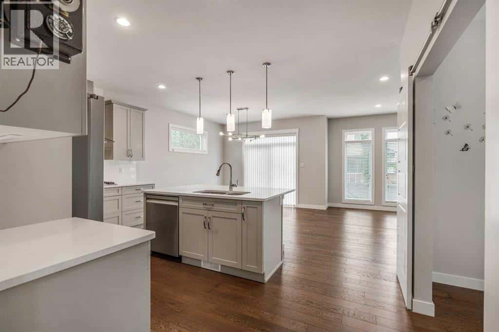 457 Westgate Crescent — Coaldale, Alberta - Photo 5 of 50