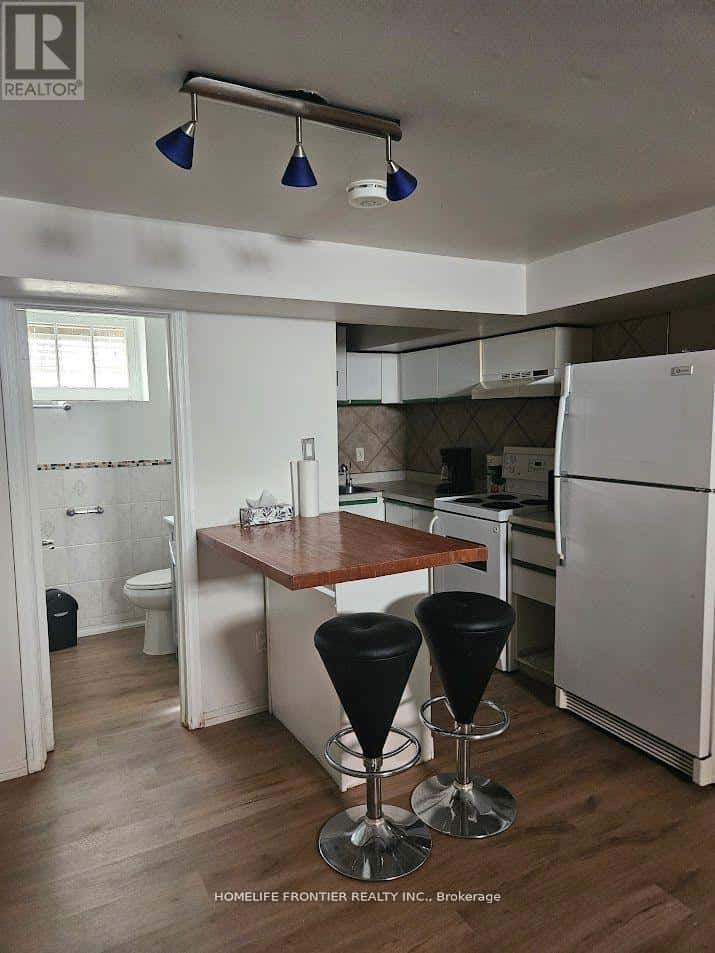 205 BURNETT AVENUE — Toronto (Lansing-Westgate) - Photo 4 of 6