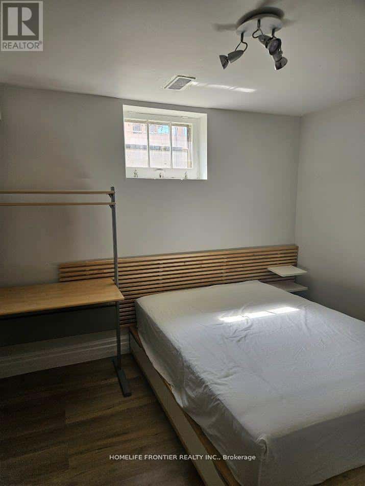 205 BURNETT AVENUE — Toronto (Lansing-Westgate) - Photo 2 of 6