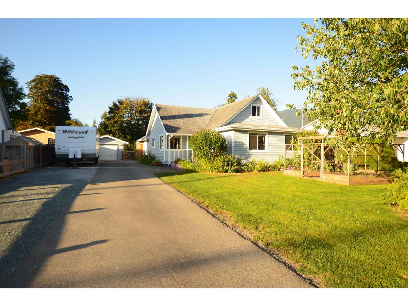 35107 MCEWEN AVENUE — Mission, British Columbia - Photo 2 of 40