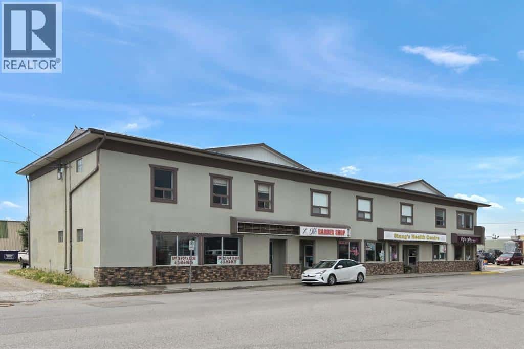 5001-05 49 Avenue — Olds, Alberta - Photo 3 of 18