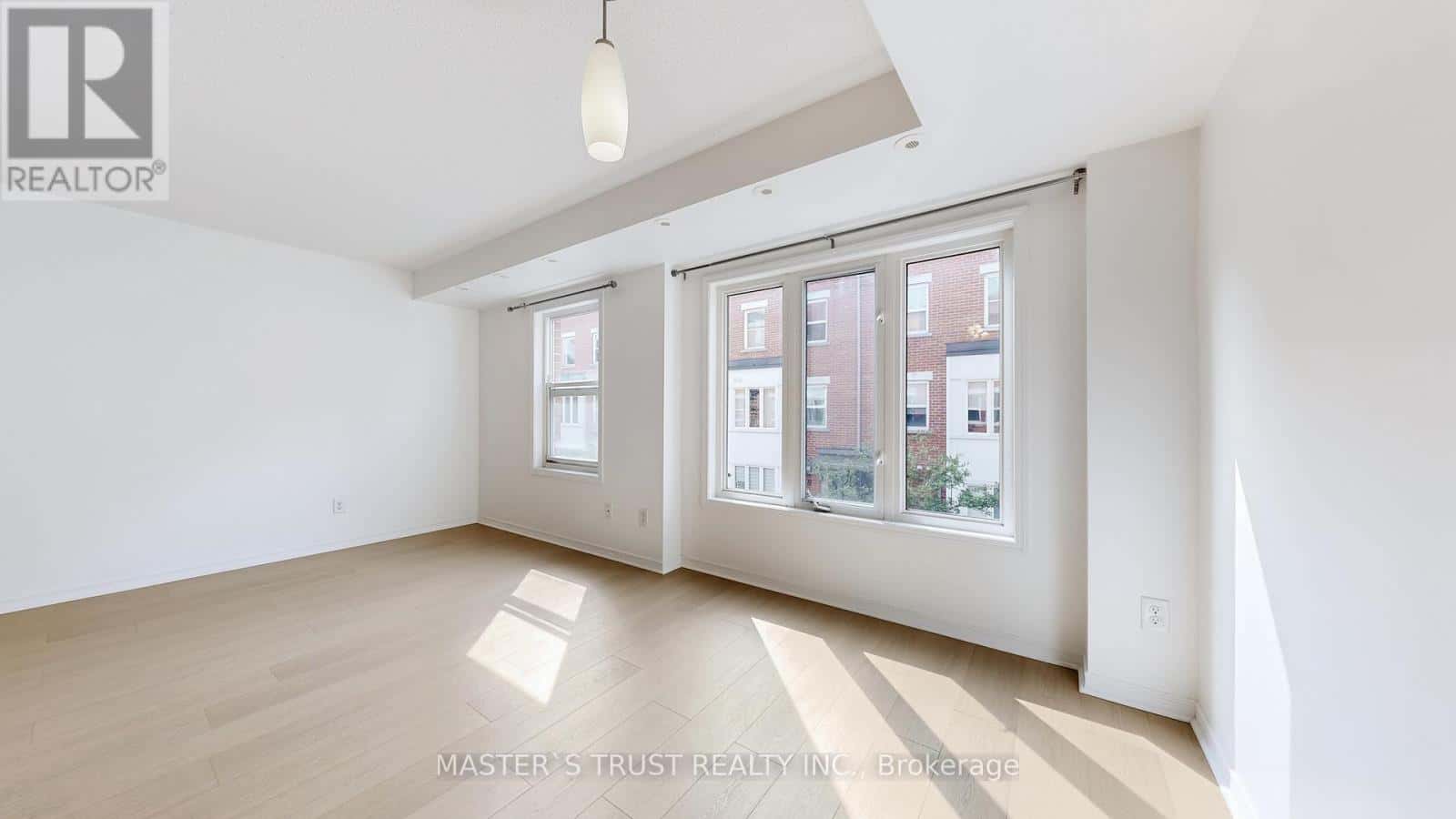 UNIT4 - 74 MUNRO STREET — Toronto (South Riverdale), Ontario - Photo 5 of 47