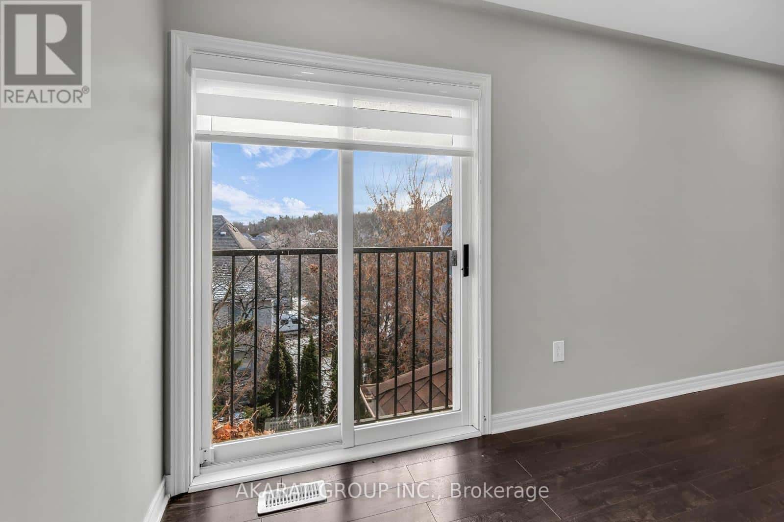 2365 BANKSIDE DRIVE — Mississauga (Central Erin Mills) - Photo 4 of 50