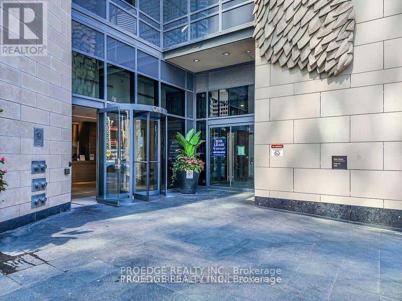 1504 - 1 THE ESPLANADE STREET — Toronto (Waterfront Communities) - Photo 4 of 22