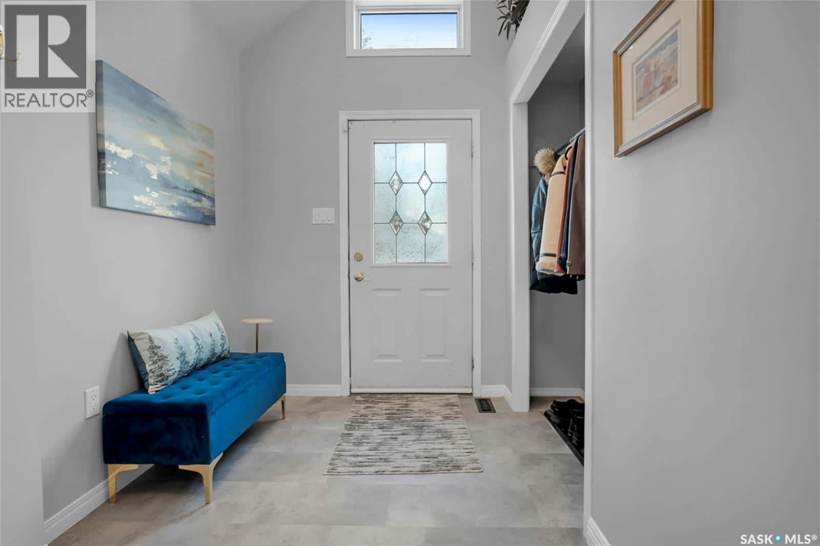 235 J AVENUE N — Saskatoon, Saskatchewan - Photo 3 of 48