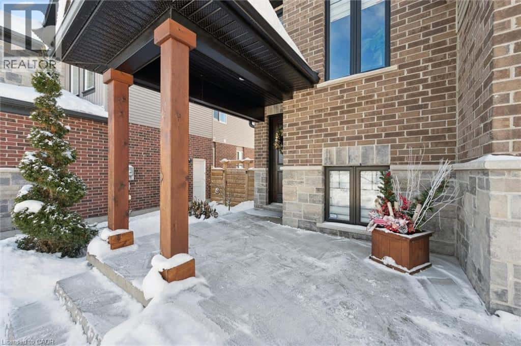 22 MARTY Lane — New Hamburg, Ontario - Photo 2 of 34